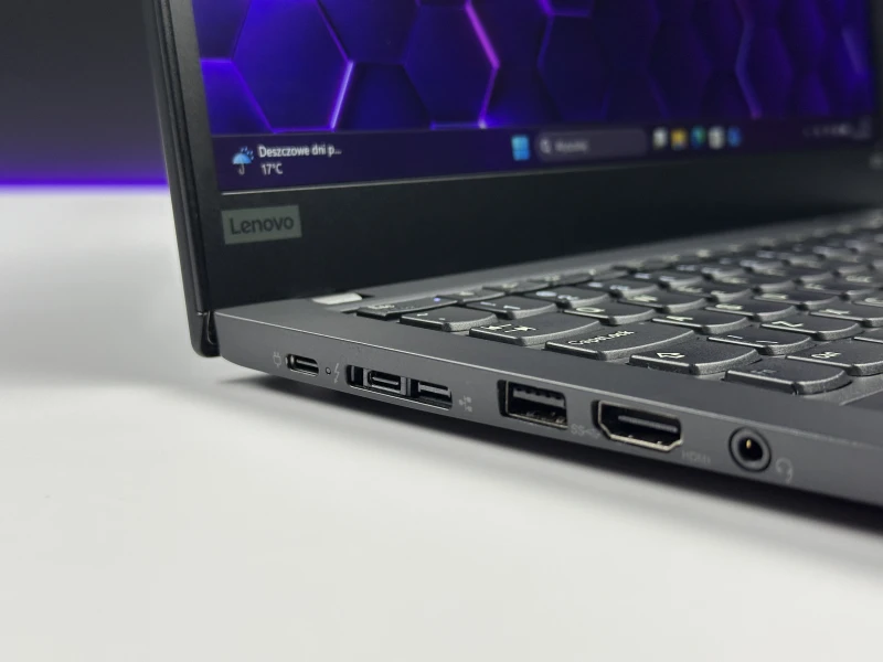 Lenovo ThinkPad X13 Gen 1 i7-10610U, 16GB RAM, dotykowy ekran 13,3" FHD   – kompaktowy laptop biznesowy do pracy mobilnej i codziennej.