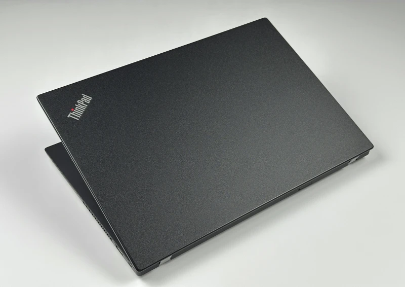 Lenovo ThinkPad X13 Gen 1 i7-10610U, 16GB RAM, dotykowy ekran 13,3" FHD   – kompaktowy laptop biznesowy do pracy mobilnej i codziennej.