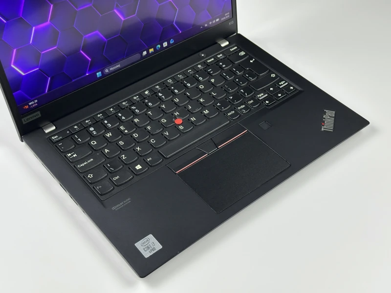 Lenovo ThinkPad X13 Gen 1 i7-10610U, 16GB RAM, dotykowy ekran 13,3" FHD   – kompaktowy laptop biznesowy do pracy mobilnej i codziennej.