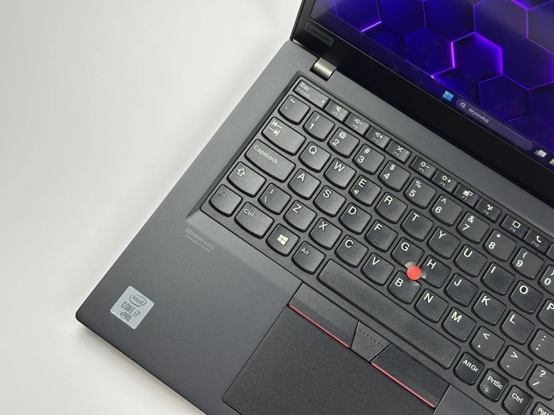 Lenovo ThinkPad X13 Gen 1 i7-10610U, 16GB RAM, dotykowy ekran 13,3" FHD – kompaktowy laptop biznesowy do pracy mobilnej i codziennej. Lenovo ThinkPad X13 Gen 1 i7-10610U, 16GB RAM, dotykowy ekran 13,3" FHD – kompaktowy laptop biznesowy do pracy mobilnej i codziennej.