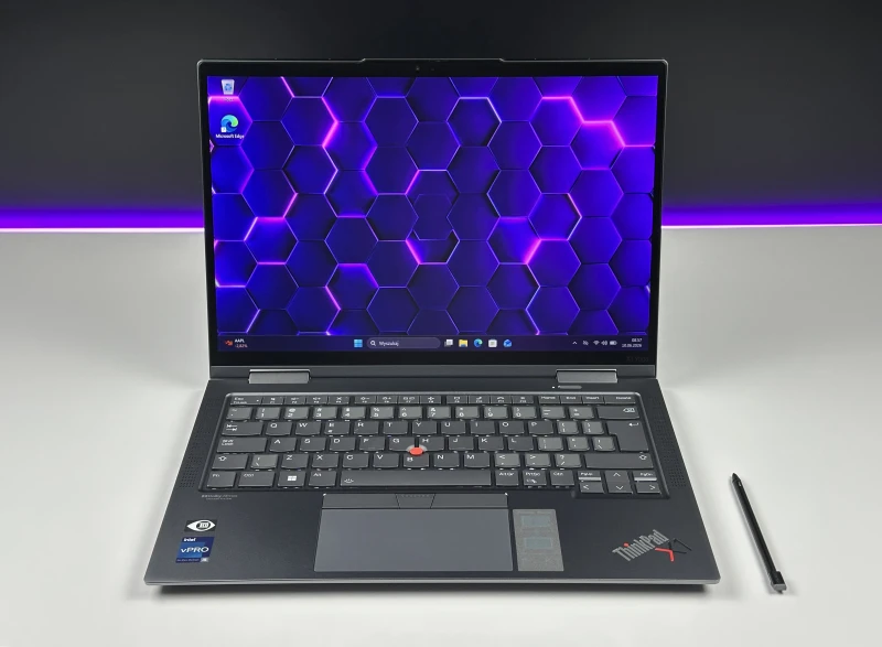 Lenovo ThinkPad X1 Yoga Gen7 - i5-1250P, FHD+ dotyk z filtrem prywatyzującym. Konwertowalny laptop z rysikiem w obudowie i aluminiową konstrukcją.
