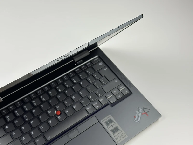 Lenovo ThinkPad X1 Yoga Gen7 - i5-1250P, FHD+ dotyk z filtrem prywatyzującym. Konwertowalny laptop z rysikiem w obudowie i aluminiową konstrukcją.