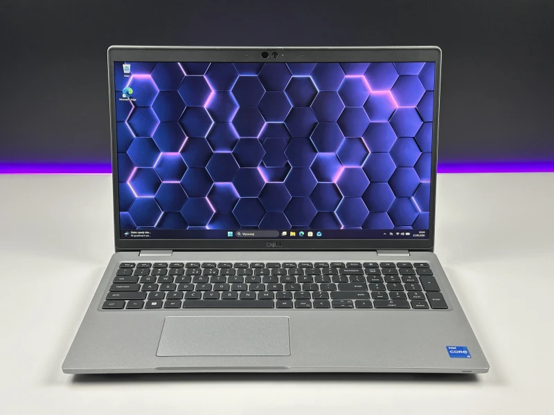 Dell Latitude 5530 – i5-1235U, LTE i ekran FHD 15,6". Nowoczesny laptop biznesowy do pracy mobilnej, wideorozmów i codziennych zadań.