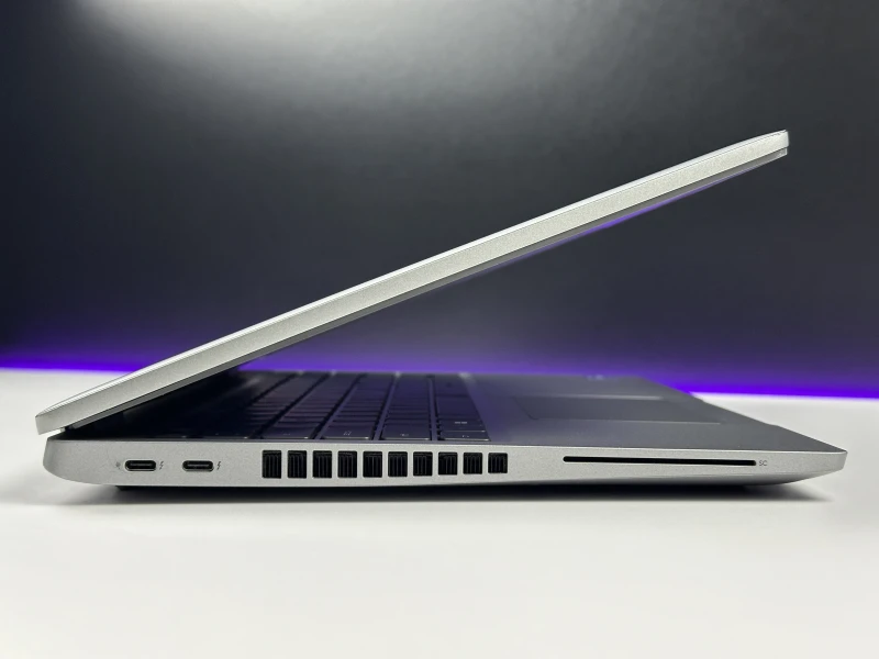 Dell Latitude 5530 – i5-1235U, LTE i ekran FHD 15,6". Nowoczesny laptop biznesowy do pracy mobilnej, wideorozmów i codziennych zadań.