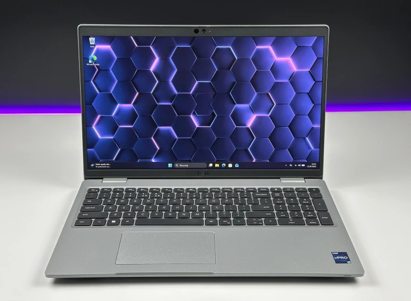Dell Latitude 5530 - i7-1265U, 15.6", LTE. Biznesowy laptop z klawiaturą US oraz obsługą Thunderbolt 4, zapewniający wygodną pracę.