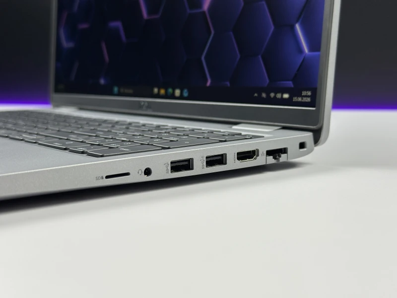 Dell Latitude 5530 - i7-1265U, 15.6", LTE. Biznesowy laptop z klawiaturą US oraz obsługą Thunderbolt 4, zapewniający wygodną pracę.