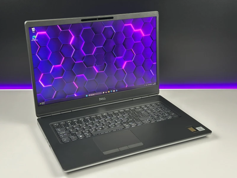 Dell Precision 7750 - procesor i7-10850H, ekran 17.3", karta Quadro RTX 3000. Profesjonalna stacja robocza stworzona do CAD i projektów 3D.