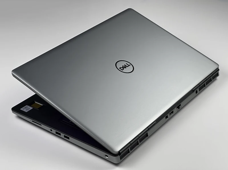 Dell Precision 7750 - procesor i7-10850H, ekran 17.3", karta Quadro RTX 3000. Profesjonalna stacja robocza stworzona do CAD i projektów 3D. Dell Precision 7750 - procesor i7-10850H, ekran 17.3", karta Quadro RTX 3000. Profesjonalna stacja robocza stworzona do CAD i projektów 3D.