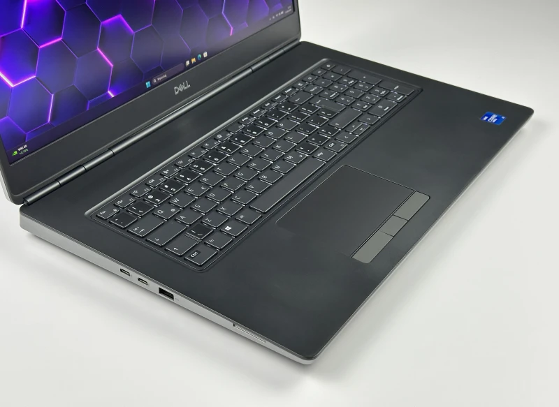 Dell Precision 7760 z i7-11850H, RTX A4000 8GB i ekranem 17,3” FHD. Profesjonalny, biznesowy laptop do renderingu, modelowania i pracy technicznej.