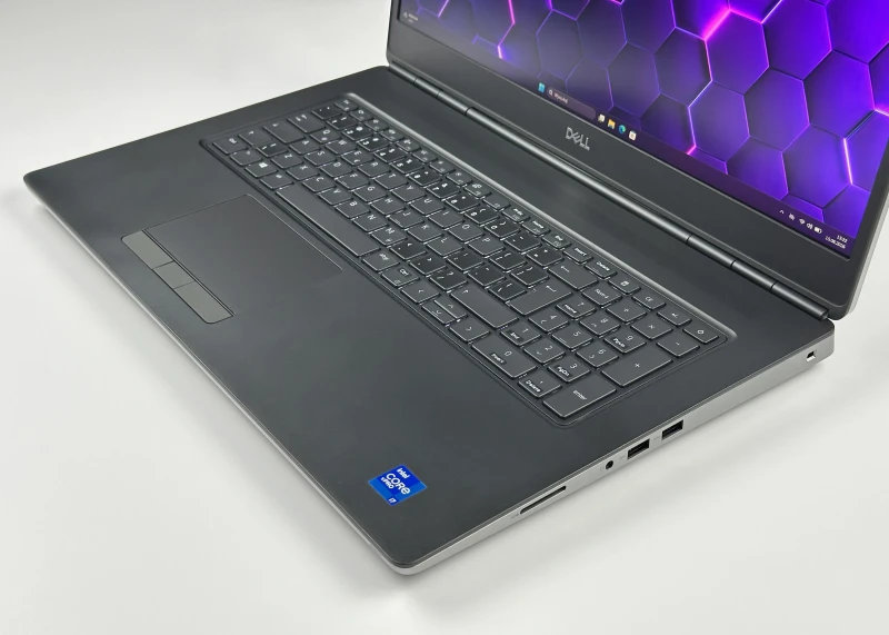 Dell Precision 7760 z i7-11850H, RTX A4000 8GB i ekranem 17,3” FHD. Profesjonalny, biznesowy laptop do renderingu, modelowania i pracy technicznej.