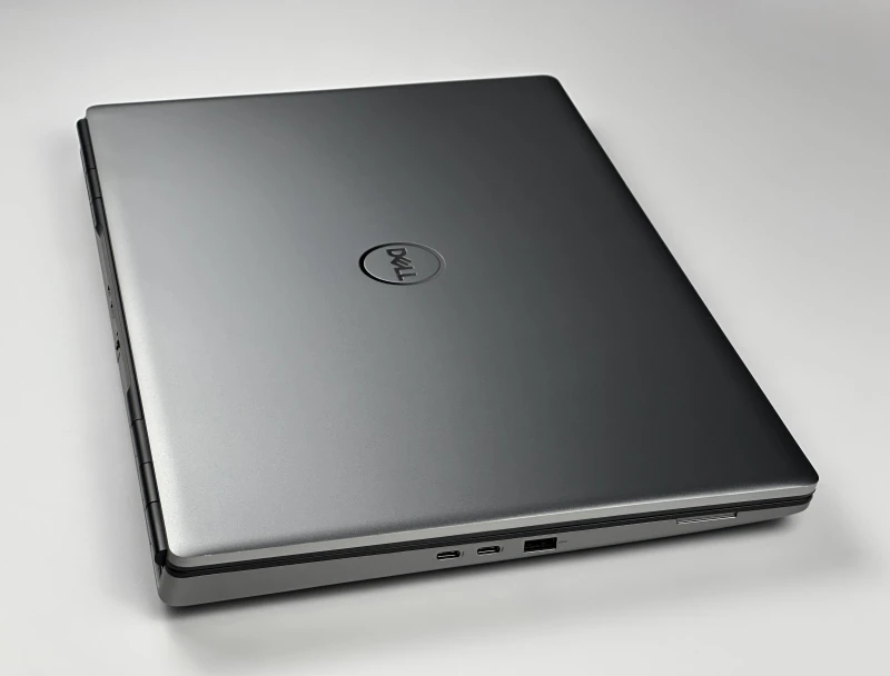 Dell Precision 7760 z i7-11850H, RTX A4000 8GB i ekranem 17,3” FHD. Profesjonalny, biznesowy laptop do renderingu, modelowania i pracy technicznej.