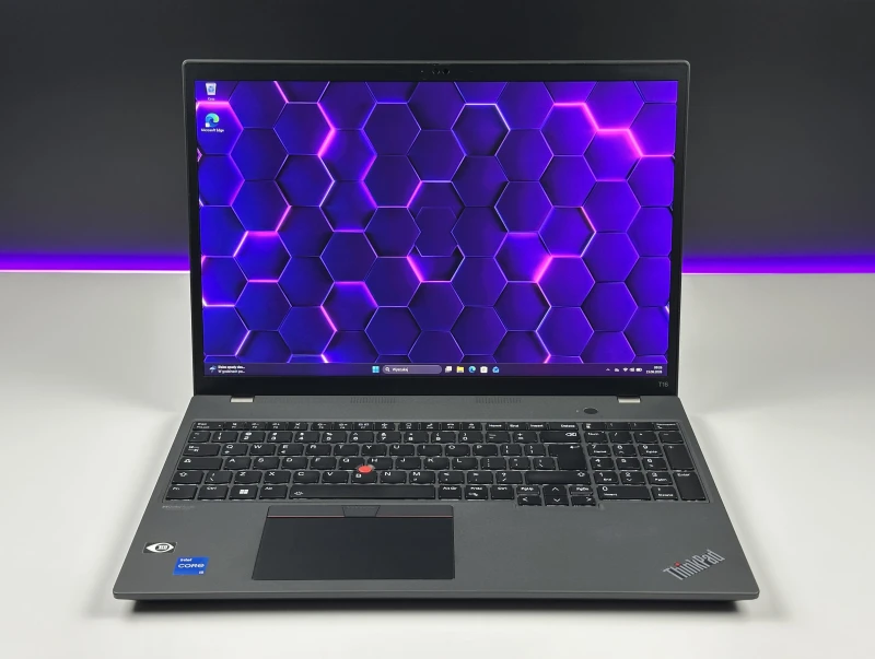 Lenovo ThinkPad T16 Gen 1 - procesor i5-1235U QHD+, modem LTE. Biznesowy laptop z dużą przestrzenią roboczą, wyposażony w Thunderbolt 4.