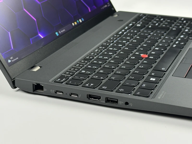 Lenovo ThinkPad T16 Gen 1 - procesor i5-1235U QHD+, modem LTE. Biznesowy laptop z dużą przestrzenią roboczą, wyposażony w Thunderbolt 4.