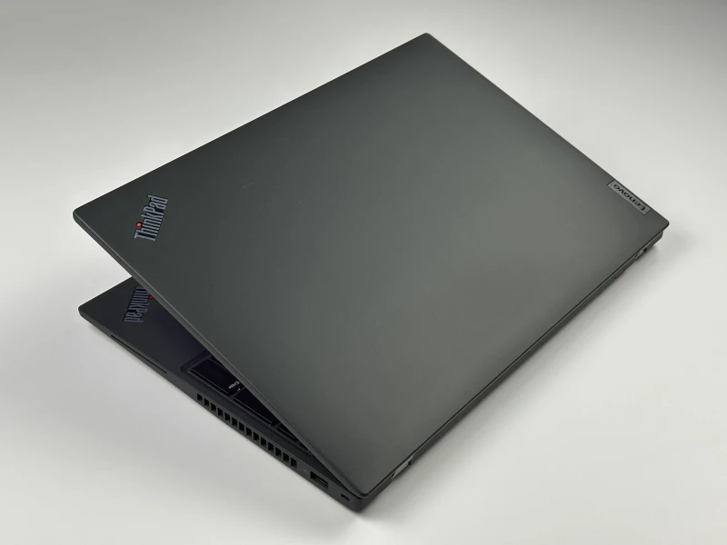 Lenovo ThinkPad T16 Gen 1 - procesor i5-1235U QHD+, modem LTE. Biznesowy laptop z dużą przestrzenią roboczą, wyposażony w Thunderbolt 4. Lenovo ThinkPad T16 Gen 1 - procesor i5-1235U QHD+, modem LTE. Biznesowy laptop z dużą przestrzenią roboczą, wyposażony w Thunderbolt 4.