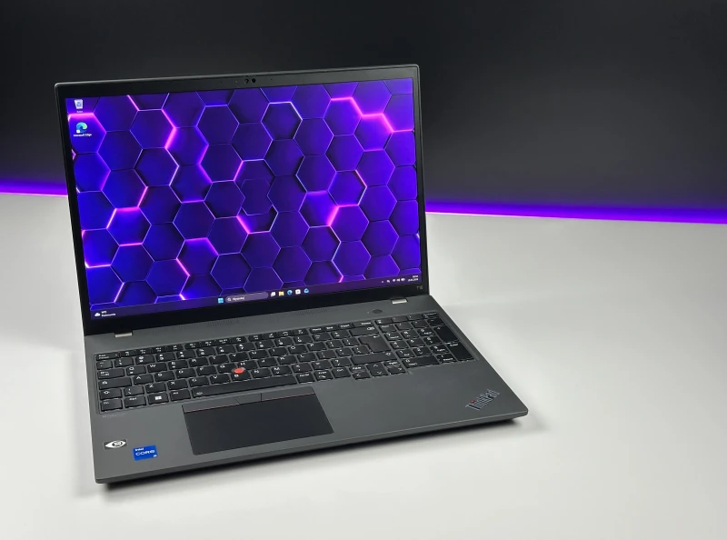 Lenovo ThinkPad T16 Gen 1 - procesor i5-1235U QHD+, modem LTE. Biznesowy laptop z dużą przestrzenią roboczą, wyposażony w Thunderbolt 4. Lenovo ThinkPad T16 Gen 1 - procesor i5-1235U QHD+, modem LTE. Biznesowy laptop z dużą przestrzenią roboczą, wyposażony w Thunderbolt 4.