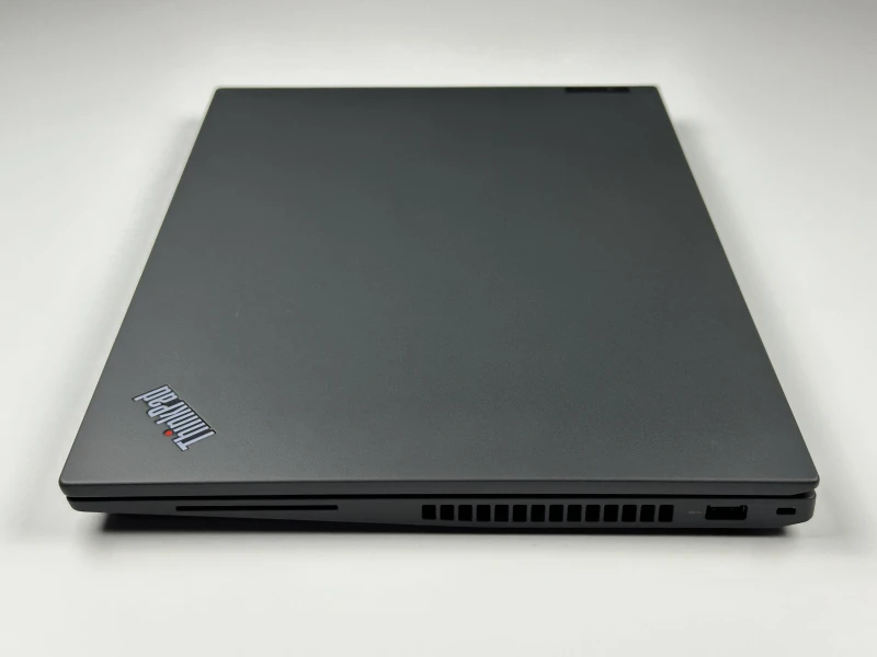Lenovo ThinkPad T16 Gen 1 - procesor i5-1235U QHD+, modem LTE. Biznesowy laptop z dużą przestrzenią roboczą, wyposażony w Thunderbolt 4.