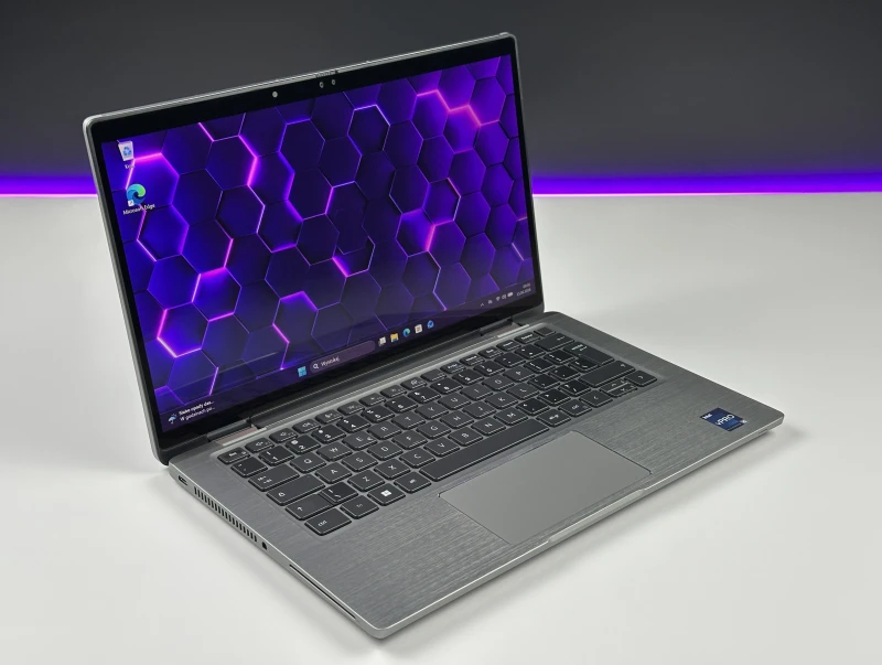 Dell Latitude 7330 2in1 - i5-1245U, 13.3" FHD dotykowy. Biznesowy laptop z LTE, Smart Card i czytnikiem linii papilarnych – idealny do pracy mobilnej.