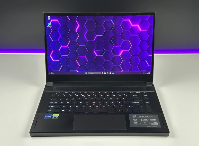 MSI GS66 Stealth 11UH - i7-11800H, RTX 3080, 15.6" QHD 165Hz. Laptop gamingowy z aluminiową obudową, klawiaturą RGB i wydajnym chłodzeniem.