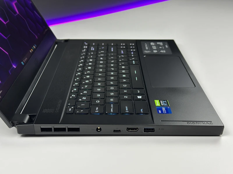MSI GS66 Stealth 11UH - i7-11800H, RTX 3080, 15.6" QHD 165Hz. Laptop gamingowy z aluminiową obudową, klawiaturą RGB i wydajnym chłodzeniem.