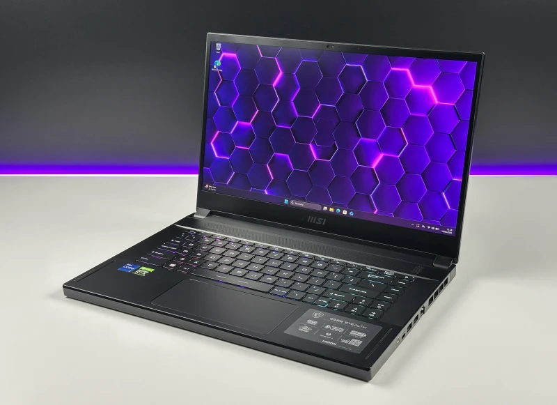 MSI GS66 Stealth 11UH - i7-11800H, RTX 3080, 15.6" QHD 165Hz. Laptop gamingowy z aluminiową obudową, klawiaturą RGB i wydajnym chłodzeniem.
