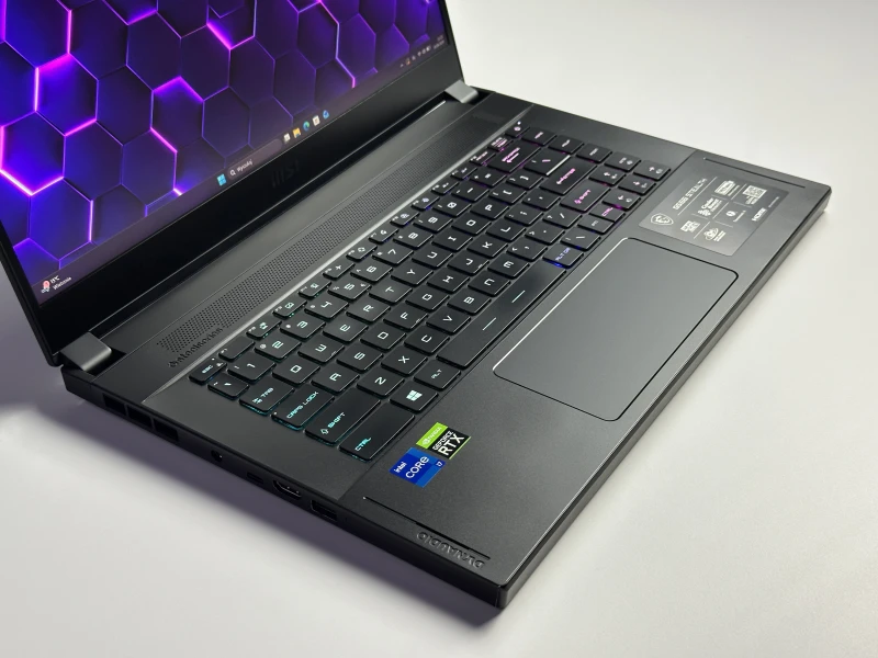MSI GS66 Stealth 11UH - i7-11800H, RTX 3080, 15.6" QHD 165Hz. Laptop gamingowy z aluminiową obudową, klawiaturą RGB i wydajnym chłodzeniem.