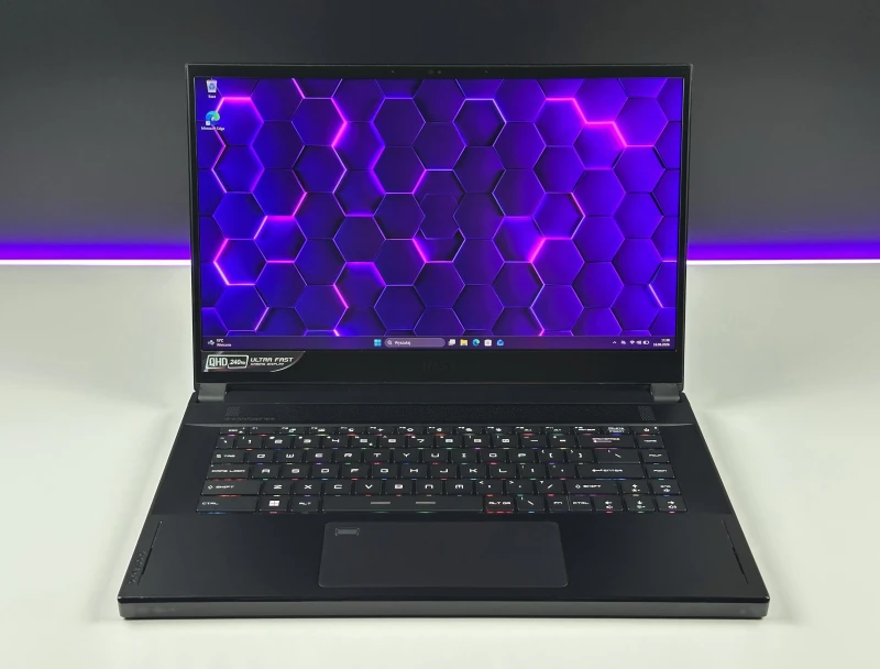 MSI Stealth GS66 12UHS - i7-12700H, QHD 240Hz, RTX 3080 Ti. Laptop gamingowy z klawiaturą RGB, czytnikiem linii papilarnych i aluminiową obudową.