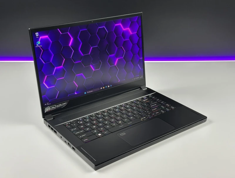 MSI Stealth GS66 12UHS - i7-12700H, QHD 240Hz, RTX 3080 Ti. Laptop gamingowy z klawiaturą RGB, czytnikiem linii papilarnych i aluminiową obudową.