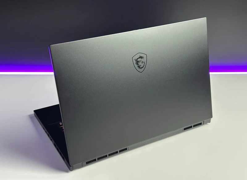 MSI Stealth GS66 12UHS - i7-12700H, QHD 240Hz, RTX 3080 Ti. Laptop gamingowy z klawiaturą RGB, czytnikiem linii papilarnych i aluminiową obudową.