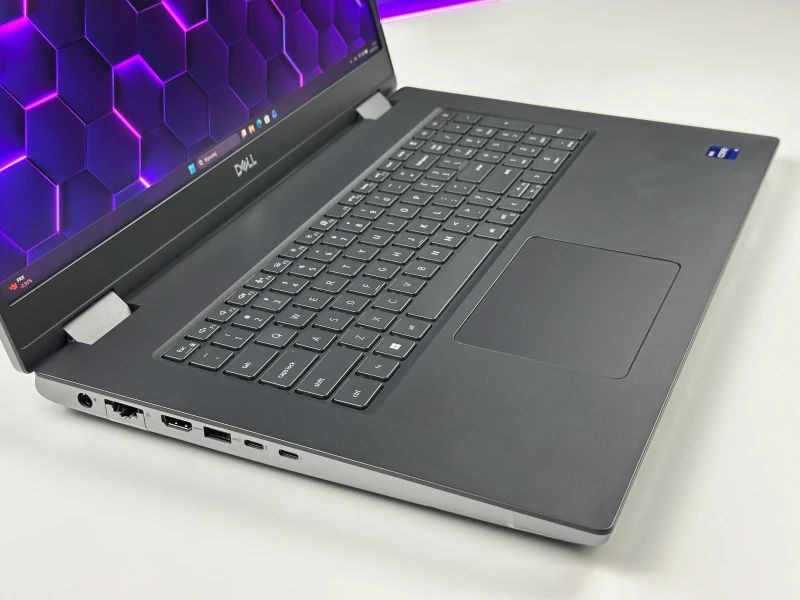 Dell Precision 7770 - i9-12950HX, 64GB CAMM, RTX A4500. Stacja robocza z wydajnym systemem chłodzenia do pracy pod dużym obciążeniem.