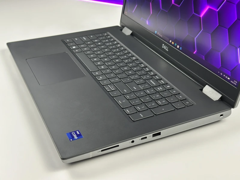 Dell Precision 7770 - i9-12950HX, 64GB CAMM, RTX A4500. Stacja robocza z wydajnym systemem chłodzenia do pracy pod dużym obciążeniem.