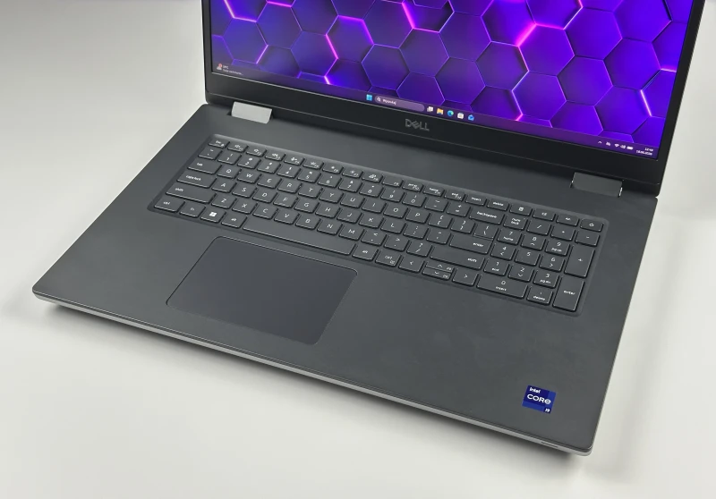 Dell Precision 7770 - i9-12950HX, 64GB CAMM, RTX A4500. Stacja robocza z wydajnym systemem chłodzenia do pracy pod dużym obciążeniem.