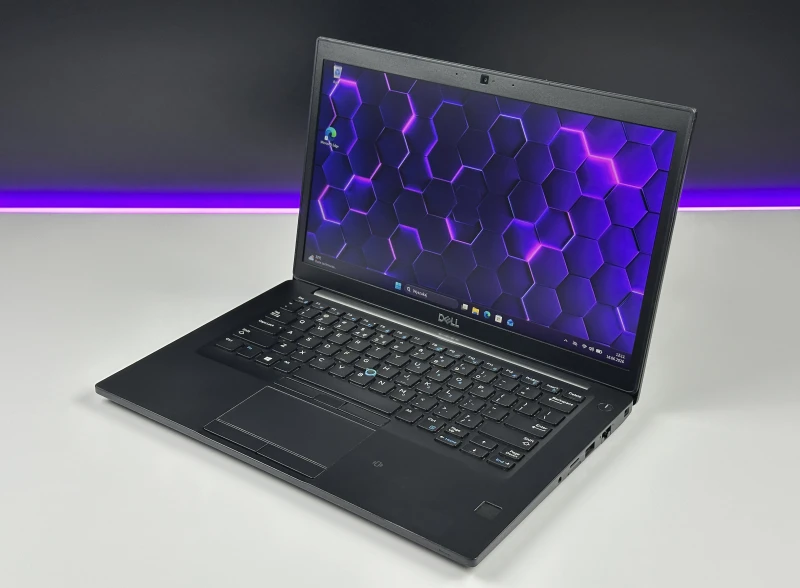 Dell Latitude 7490 - i7-8650U, 14" FHD. Biznesowy laptop z klawiaturą US, kompaktową konstrukcją i złączem USB-C do nowoczesnej pracy.