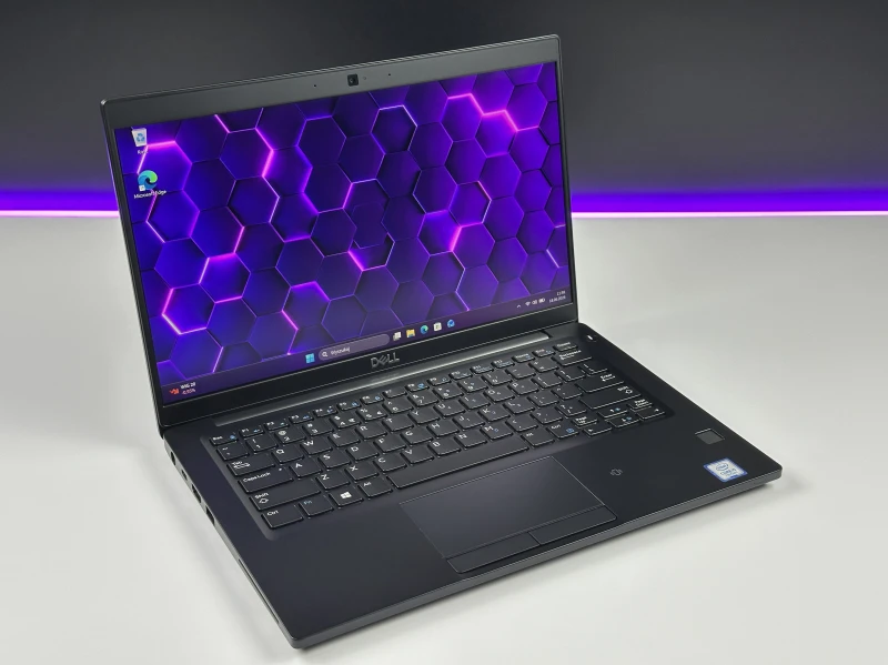 Dell Latitude 7390 – dotykowy FHD, i5-7300U i klawiatura US (PL) z pełnymi polskimi znakami. Bezpieczeństwo i wygoda w kompaktowej formie!
