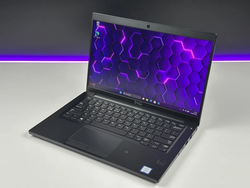 Dell Latitude 7390 – dotykowy FHD, i5-7300U i klawiatura US (PL) z pełnymi polskimi znakami. Bezpieczeństwo i wygoda w kompaktowej formie!
