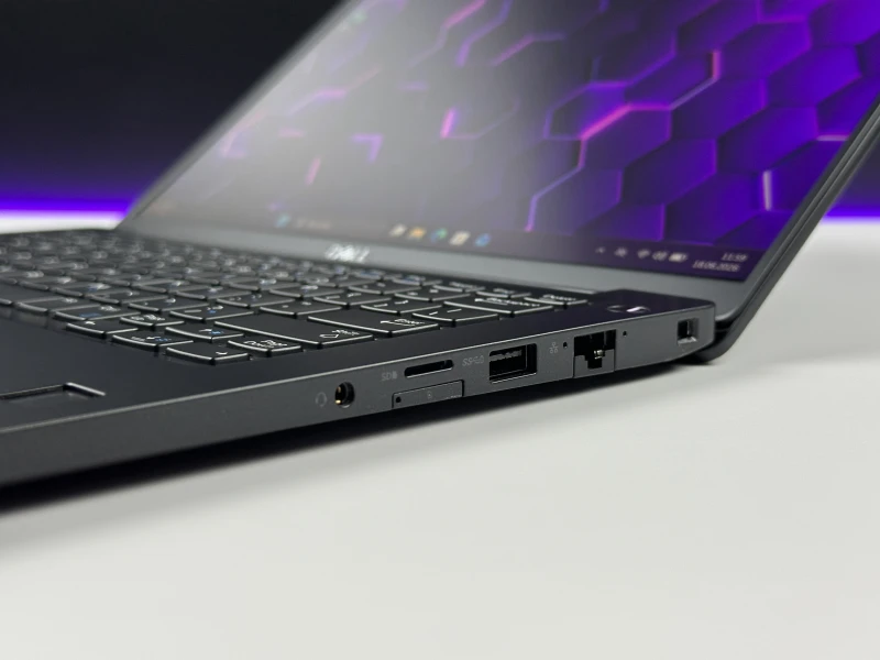 Dell Latitude 7390 – dotykowy FHD, i5-7300U i klawiatura US (PL) z pełnymi polskimi znakami. Bezpieczeństwo i wygoda w kompaktowej formie!