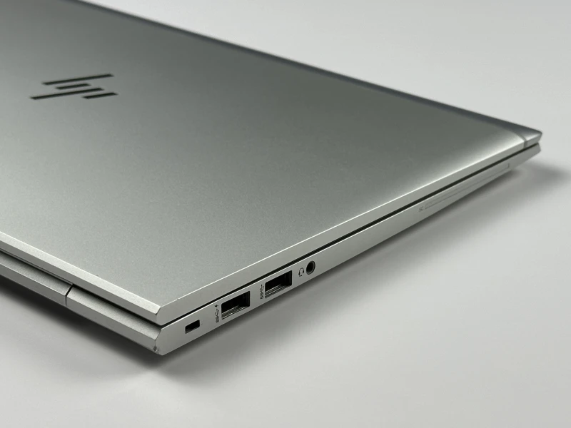 HP EliteBook 840 G8 z i5-1145G7,ekranem dotykowym – elegancki laptop biznesowy z klawiaturą US (PL QWERTY), idealny do pracy mobilnej i biurowej.