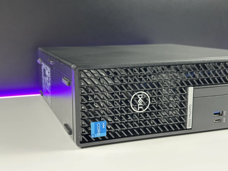 Dell OptiPlex 5000 SFF - i3-12300, Intel UHD Graphics 730. Komputer biznesowy z kompaktową obudową zapewniającą łatwy dostęp do podzespołów.