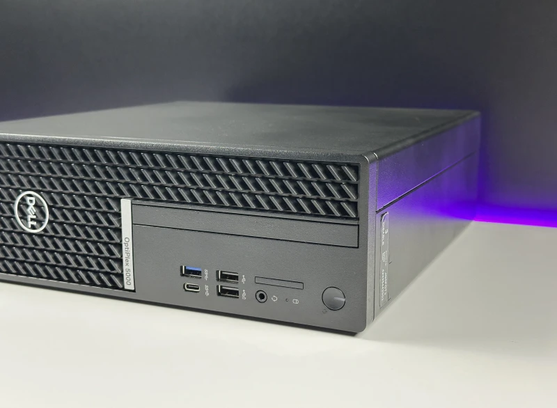 Dell OptiPlex 5000 SFF - i3-12300, Intel UHD Graphics 730. Komputer biznesowy z kompaktową obudową zapewniającą łatwy dostęp do podzespołów.