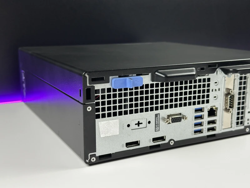 Dell OptiPlex 5000 SFF - i3-12300, Intel UHD Graphics 730. Komputer biznesowy z kompaktową obudową zapewniającą łatwy dostęp do podzespołów.