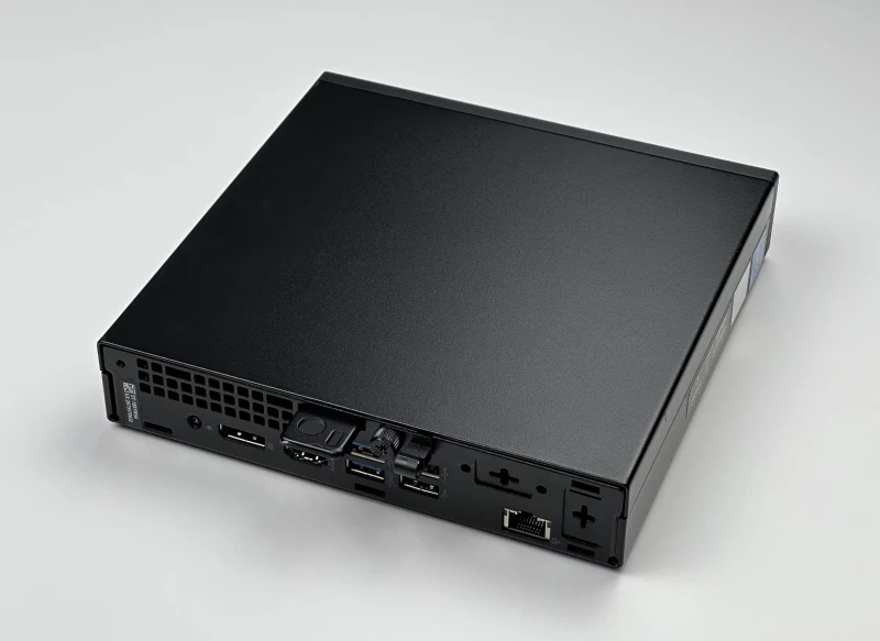 Dell OptiPlex 7020 Micro - komputer biznesowy z procesorem 14. generacji, obsługą wielu monitorów i wyjątkowo kompaktową konstrukcją.