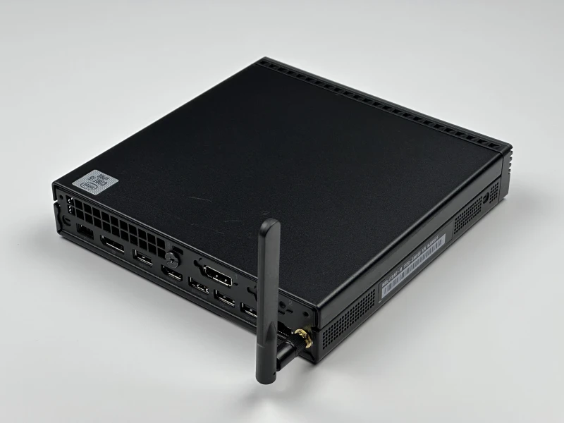 Lenovo ThinkCentre M80q Tiny z i5-10500T i Wi-Fi– kompaktowy komputer biznesowy z Intel UHD 630, stworzony do pracy biurowej i codziennych zadań.