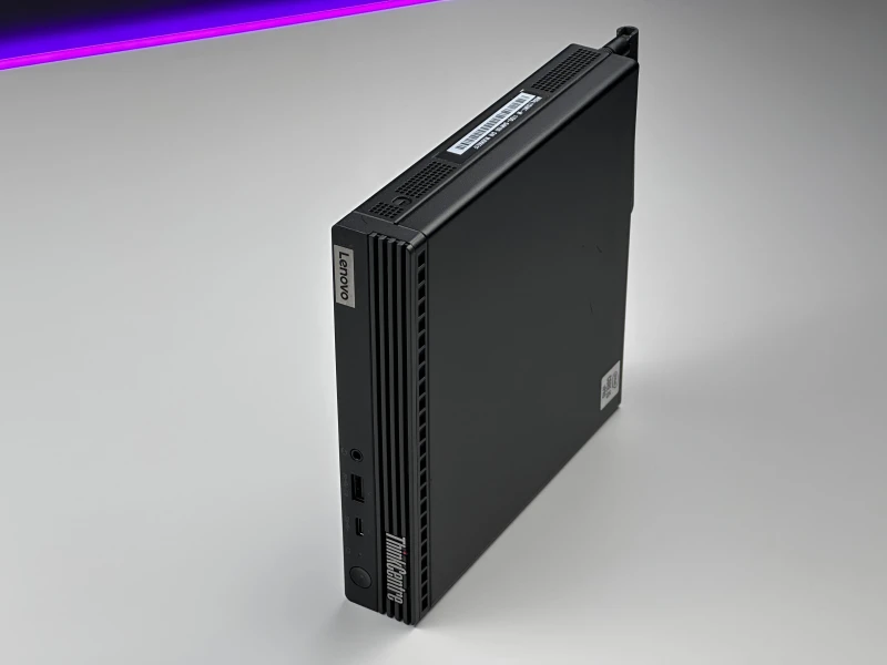 Lenovo ThinkCentre M80q Tiny z i5-10500T i Wi-Fi– kompaktowy komputer biznesowy z Intel UHD 630, stworzony do pracy biurowej i codziennych zadań. Lenovo ThinkCentre M80q Tiny z i5-10500T i Wi-Fi– kompaktowy komputer biznesowy z Intel UHD 630, stworzony do pracy biurowej i codziennych zadań.
