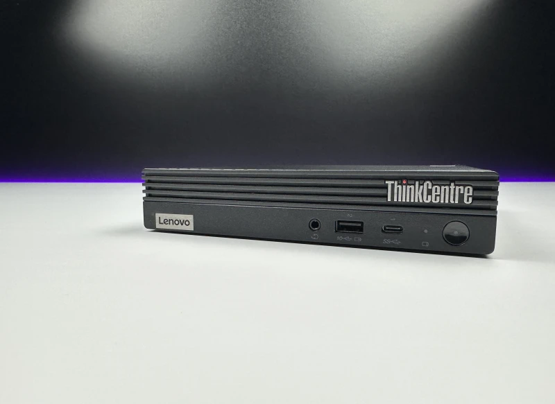 Lenovo ThinkCentre M80q Tiny z i5-10500T i Wi-Fi– kompaktowy komputer biznesowy z Intel UHD 630, stworzony do pracy biurowej i codziennych zadań.