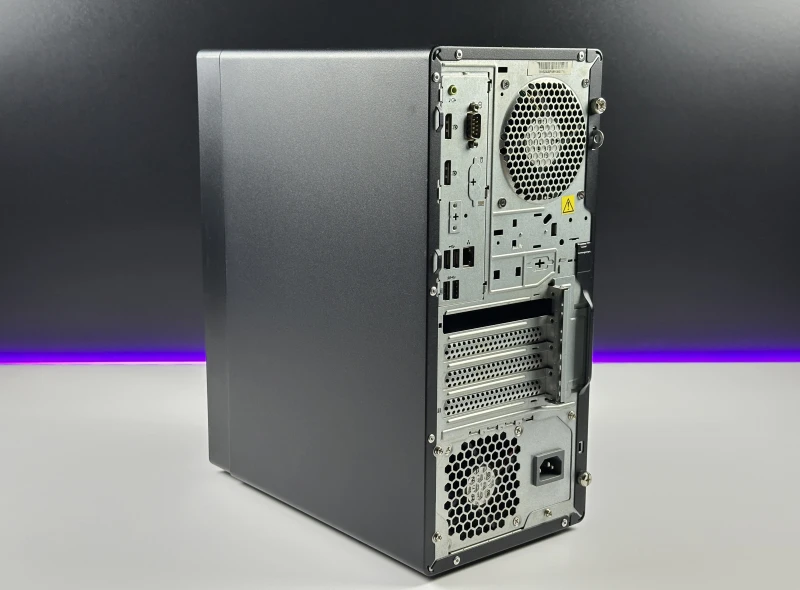 Lenovo ThinkStation P340 Tower - i7-10700K, DVD. Wydajna stacja robocza z dużymi możliwościami rozbudowy i stabilną pracą pod obciążeniem.