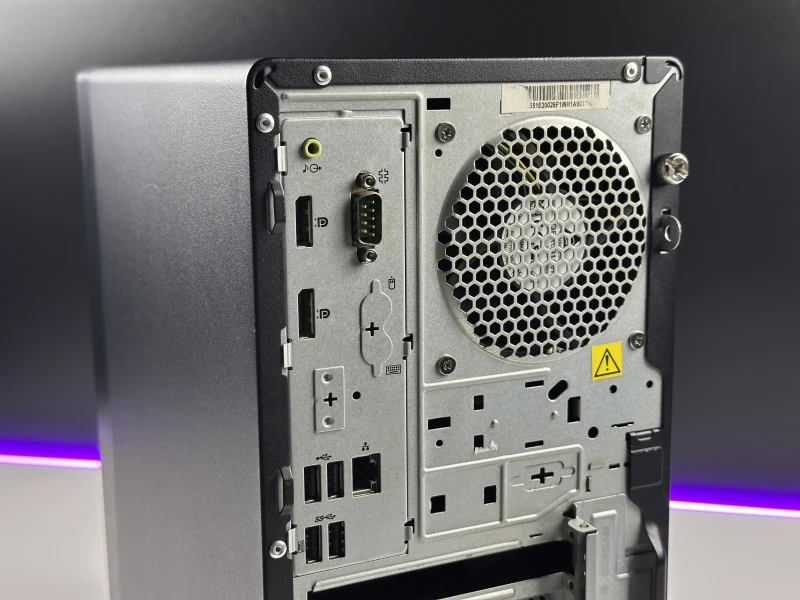 Lenovo ThinkStation P340 Tower - i7-10700K, DVD. Wydajna stacja robocza z dużymi możliwościami rozbudowy i stabilną pracą pod obciążeniem.
