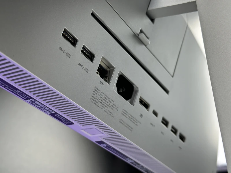 HP EliteOne 800 G6 AIO - i5-10500, 23.8" FHD dotyk, kamera, Wi-Fi. Elegancki komputer All-in-One z regulowaną podstawą i cienkimi ramkami.