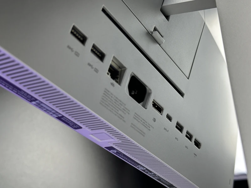 HP EliteOne 800 G6 AIO - i5-10500, 23.8" FHD dotyk, kamera, Wi-Fi. Elegancki komputer All-in-One z regulowaną podstawą i cienkimi ramkami.