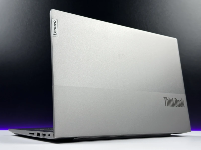 Lenovo ThinkBook 14 G3 ACL - procesor Ryzen 7 5700U, 36GB/512GB – wydajny laptop biznesowy z Radeon Graphics i czytnikiem linii papilarnych.