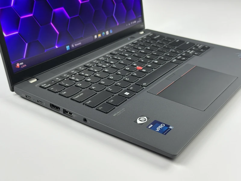 Lenovo ThinkPad T14s Gen 3 - i5-1245U, 16GB LPDDR5,14" FHD+. Smukły laptop biznesowy z czytnikiem linii papilarnych i solidną konstrukcją premium