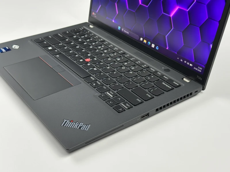 Lenovo ThinkPad T14s Gen 3 - i5-1245U, 16GB LPDDR5,14" FHD+. Smukły laptop biznesowy z czytnikiem linii papilarnych i solidną konstrukcją premium